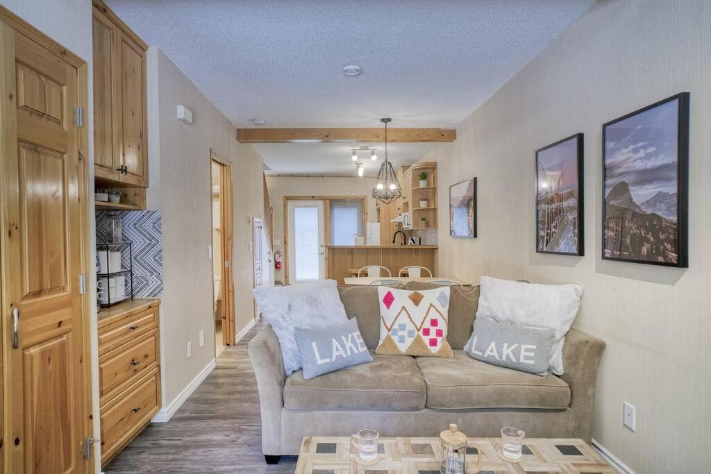 5 Mins To Banff - Cozy Townhome 2Br&2Bath - Banff Pass Included 캔모어 외부 사진
