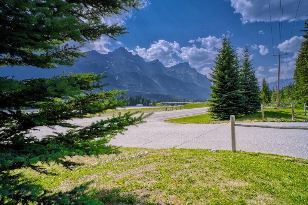 5 Mins To Banff - Cozy Townhome 2Br&2Bath - Banff Pass Included 캔모어 외부 사진
