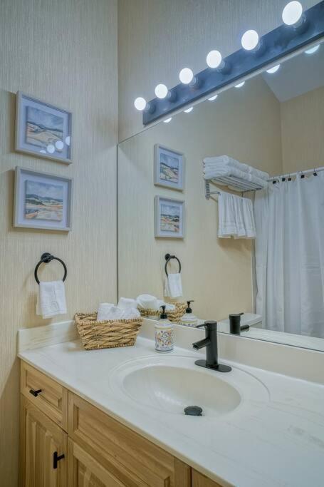 5 Mins To Banff - Cozy Townhome 2Br&2Bath - Banff Pass Included 캔모어 외부 사진