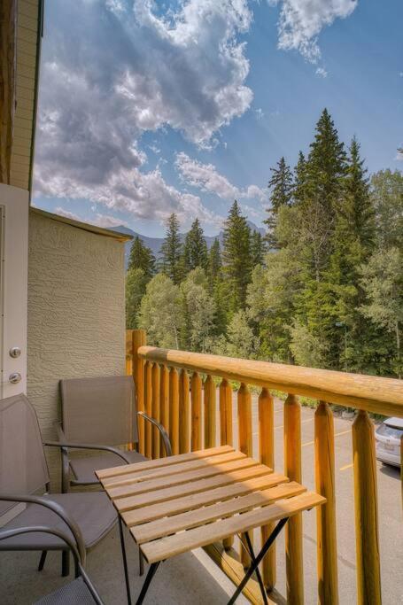 5 Mins To Banff - Cozy Townhome 2Br&2Bath - Banff Pass Included 캔모어 외부 사진