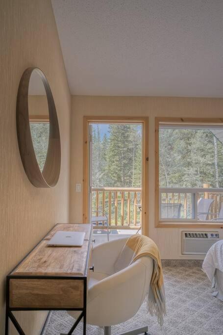 5 Mins To Banff - Cozy Townhome 2Br&2Bath - Banff Pass Included 캔모어 외부 사진